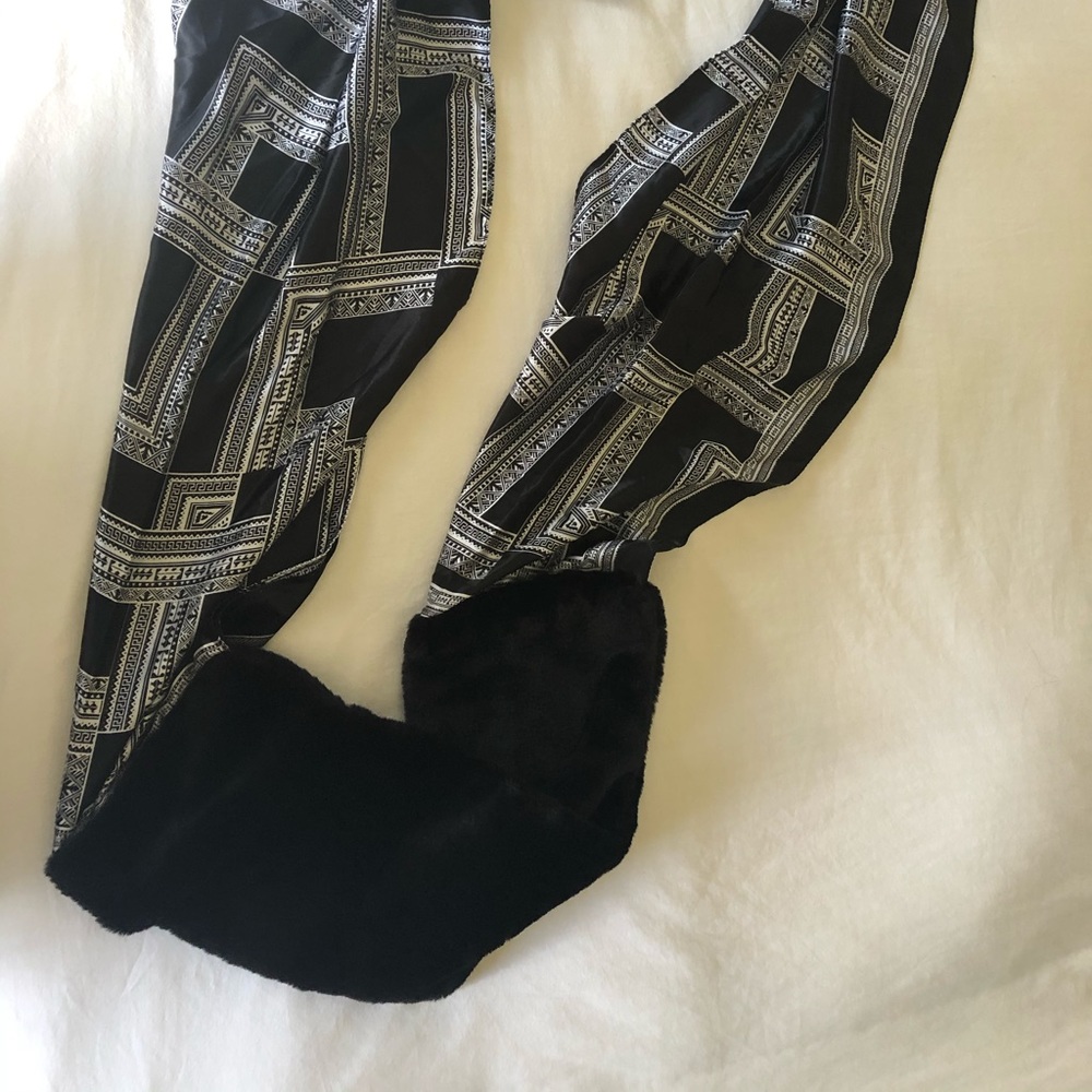 Beautiful silk Italian scarf with faux fur